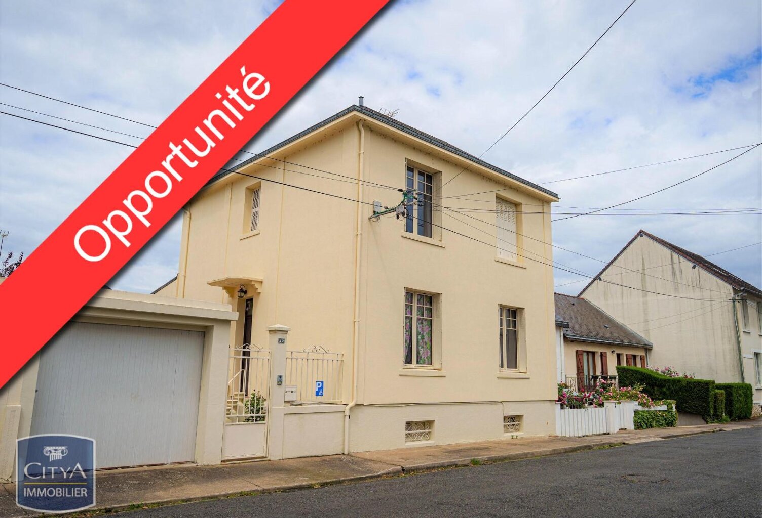 Vente maison 9 pièces 204 m² Saumur (49400) — photo 1