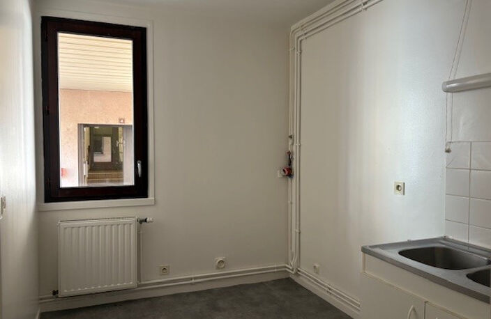 Leasing Appartement 4  pièces 76 m² La Châtre — photo 3