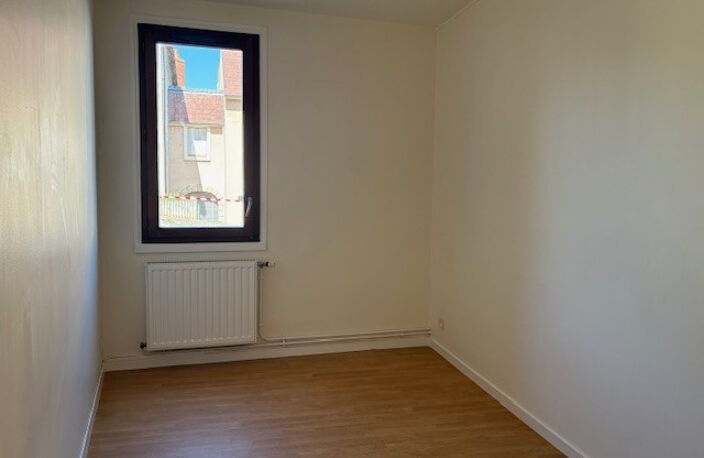 Leasing Appartement 4  pièces 76 m² La Châtre — photo 5