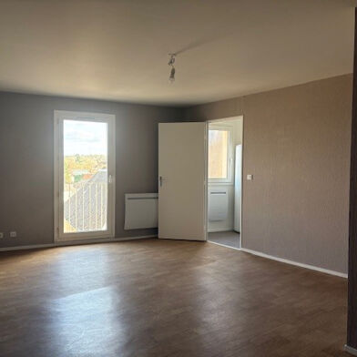 Appartement 4 pièces 637 €