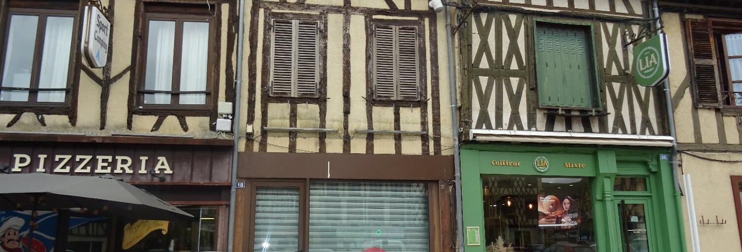 Commerce 4 Pièces 134 m² à louer à Aubigny-sur-Nère (18700)