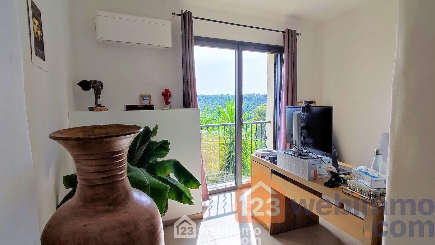 Photo Maison de pays - 110m² - Salon-de-Provence image 3/4