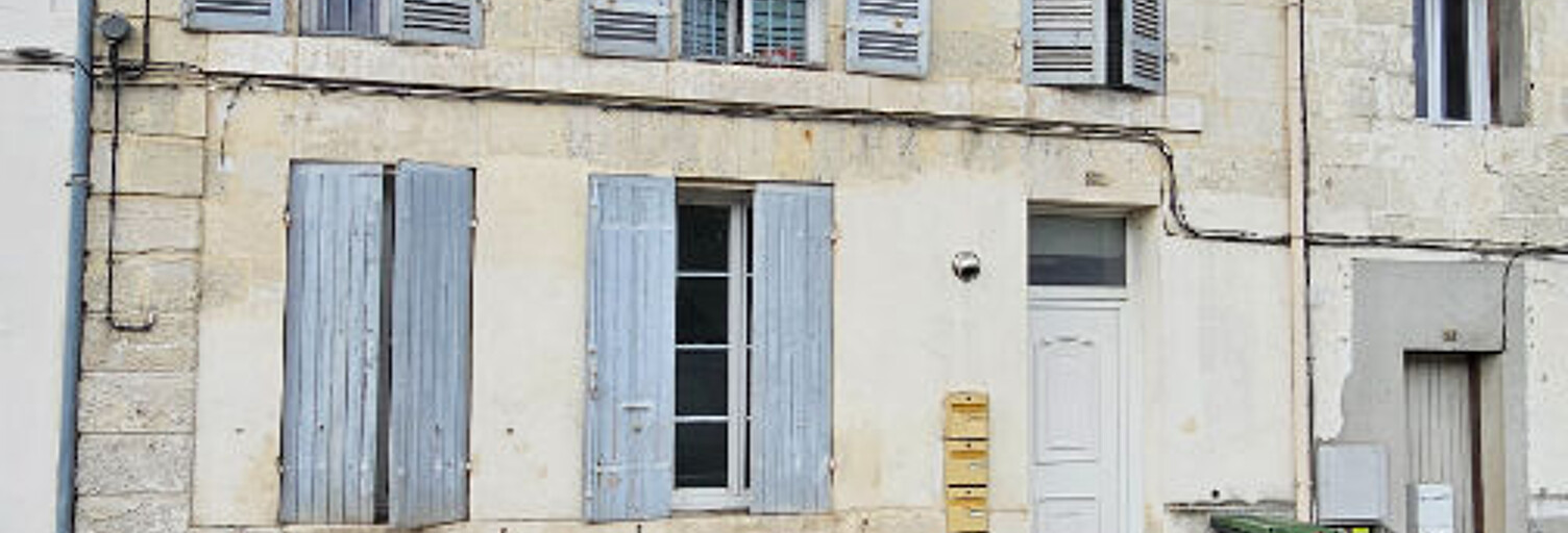 Immeuble  145 m² à vendre à Saintes (17100)