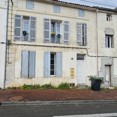 Immeuble  253320 €