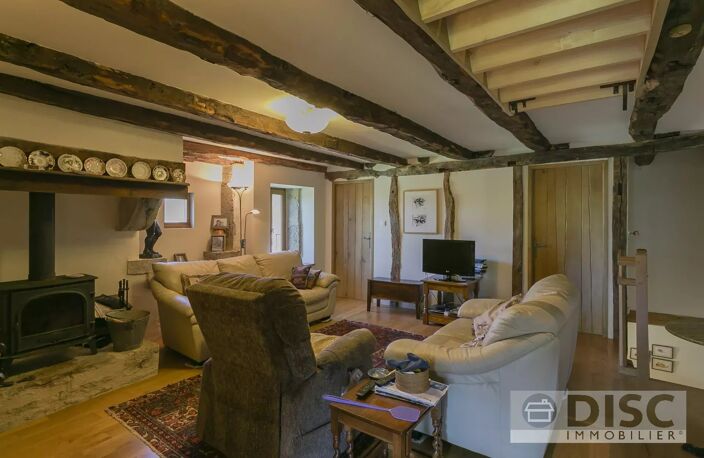 Charmante propriété avec gîte, piscine, grange un magnifique jardin. — photo 5