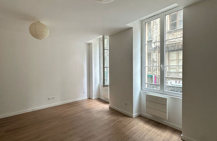 Studio rénové de 33 m² — photo 2
