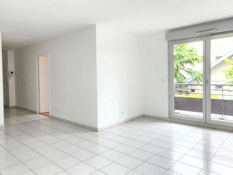Place Saint-Luc T2 immeuble standing. — photo 1