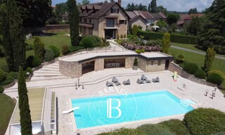 Maison 9 Pièces 415 m² à vendre à Saint-Marcel-Bel-Accueil (38080)