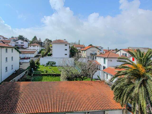 VENTE VIAGER - QUARTIER LAHOUZE - AGREABLE T4 — photo du bien