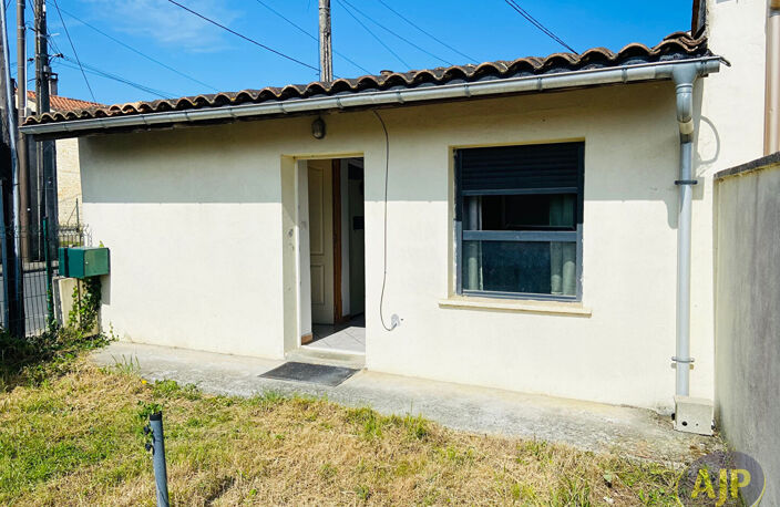 Maison T2 BIS avec jardin centre ville de Lesparre — photo 3