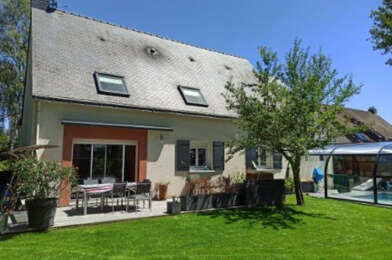 Maison 8 pièces 2000 €