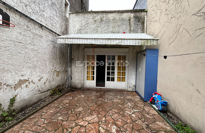 IMMEUBLE DE RAPPORT  - MUR COMMERCIAUX - HABITATION - MAROMME - 148.71m² -  4 CHAMBRES — photo 3