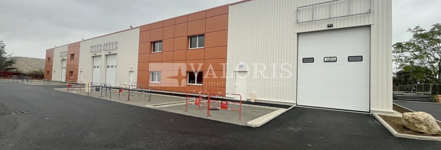 Commerce  2109 m² à louer à Chassieu (69680)