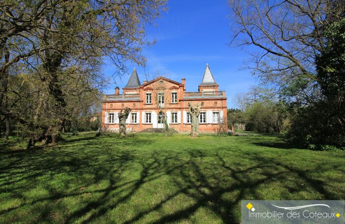 Batisse de 1875 sur terrain de 1,8ha — photo 2
