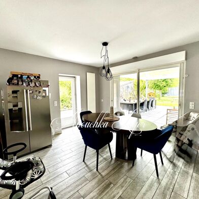 Maison 8 pièces 325000 €