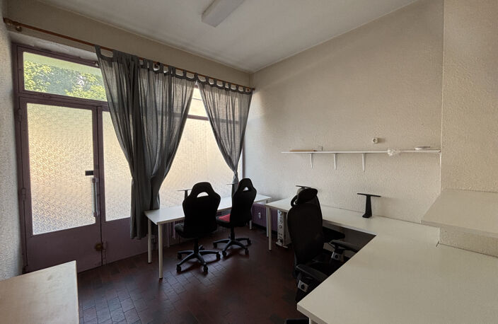 Local Professionnel 113.3m2 — photo 3