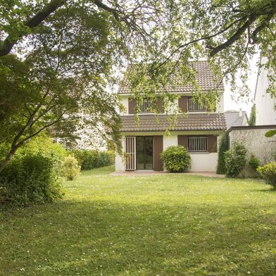 Maison 6 pièces 300000 €