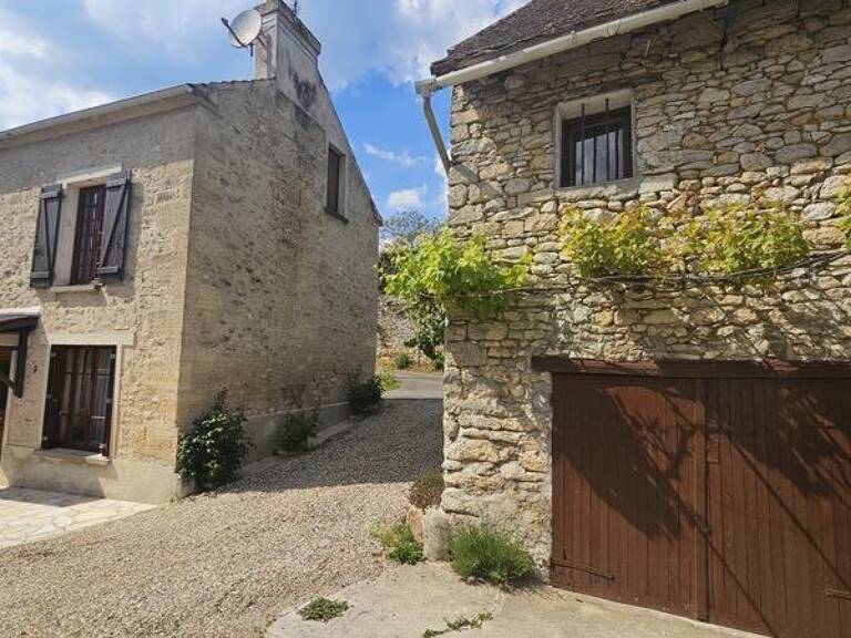 Maison en pierre de 3 pièces principales — photo 1