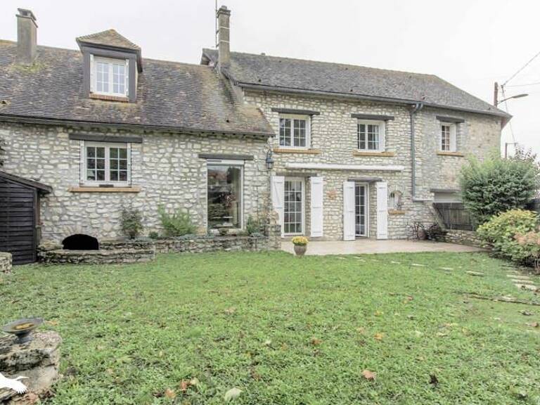 Maison en pierre de 9 pièces principales — photo 1