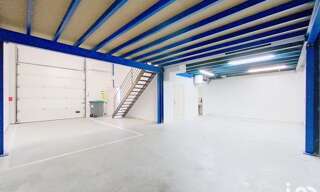 Commerce  183 m² à louer à Varennes-Jarcy (91480)