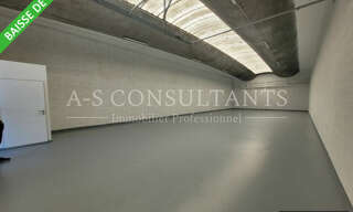 Local industriel  205 m² à louer à Saint-Priest (69800)