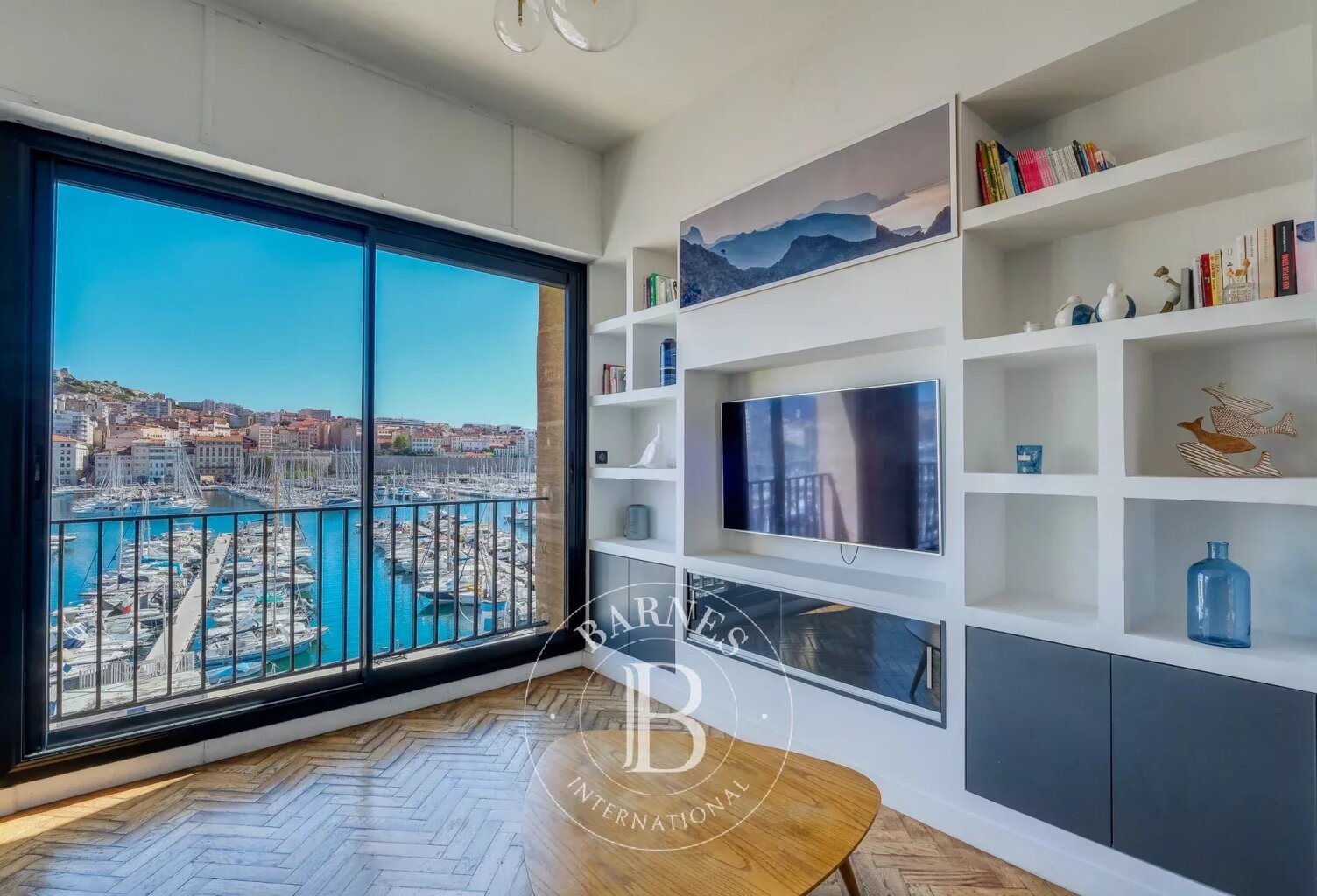 VENTE - MARSEILLE - VIEUX-PORT - APPARTEMENT SUR LE PORT ET LA M — photo 1