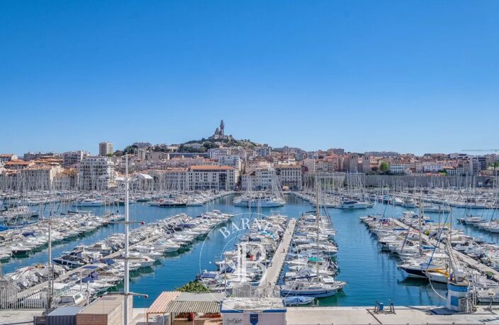 VENTE - MARSEILLE - VIEUX-PORT - APPARTEMENT SUR LE PORT ET LA M — photo 5