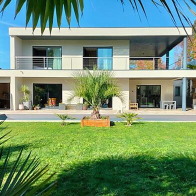 Maison 7 pièces 890000 €