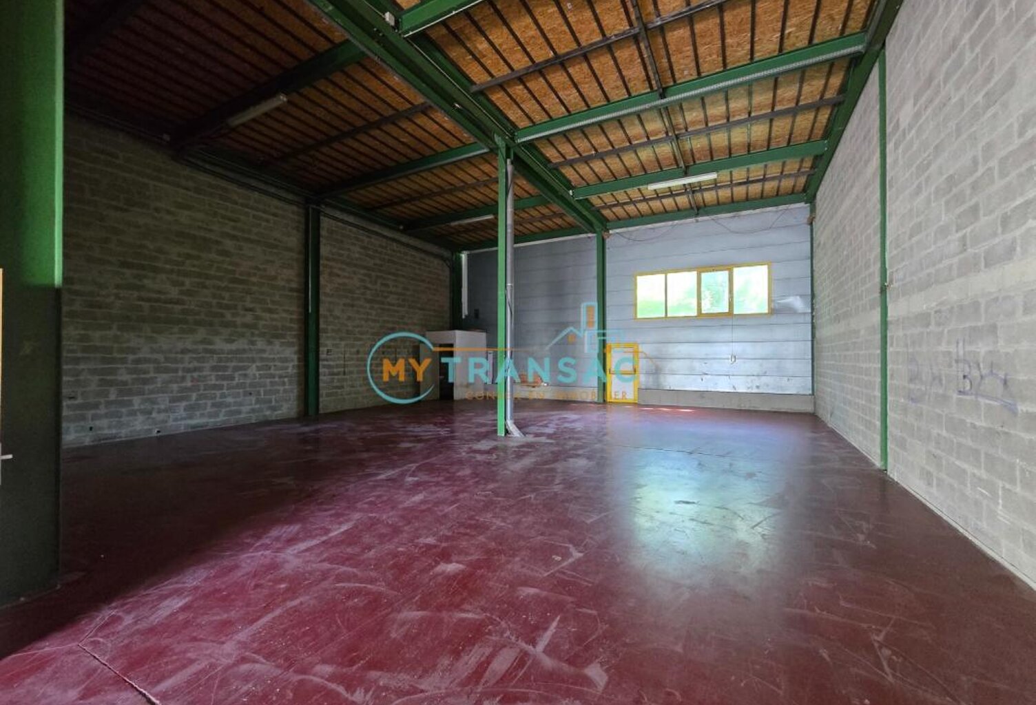 Lot 2 : A louer 240m² de locaux d'activité et de bureaux sur la commune de Courtry — photo 1