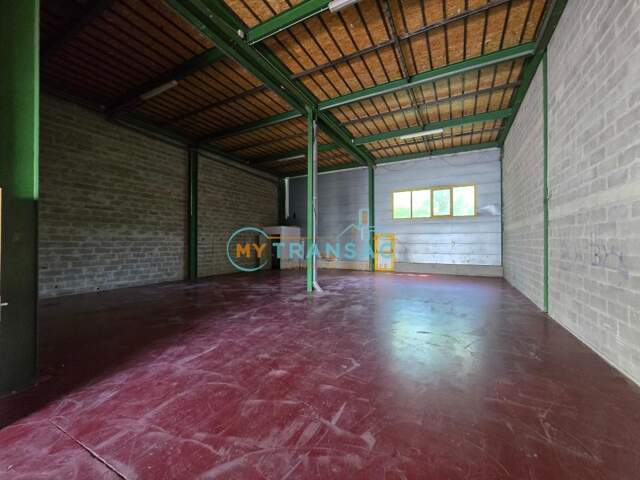 Lot 2 : A louer 240m² de locaux d'activité et de bureaux sur la commune de Courtry — photo du bien