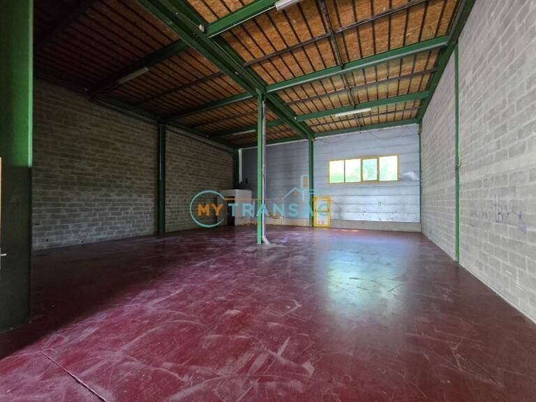 Lot 2 : A louer 240m² de locaux d'activité et de bureaux sur la commune de Courtry — photo 1