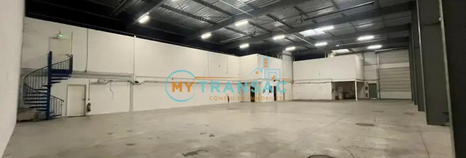 Local industriel  1188 m² à louer à Massy (91300)