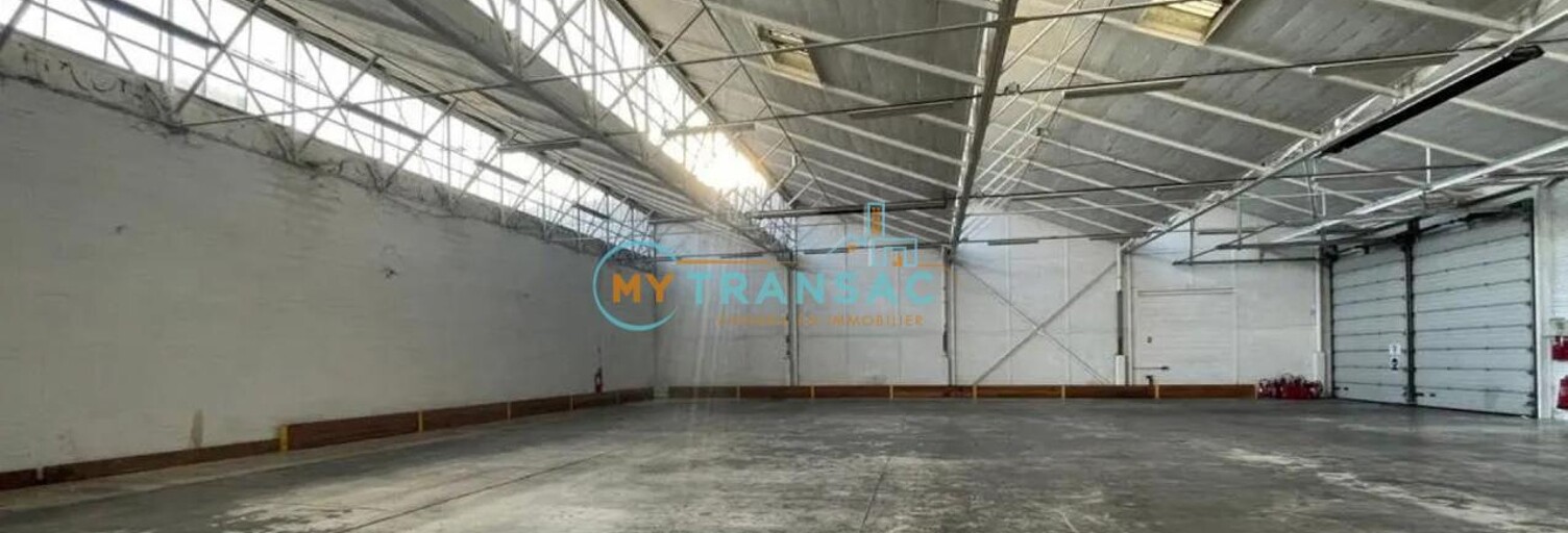 Local industriel  820 m² à louer à Massy (91300)