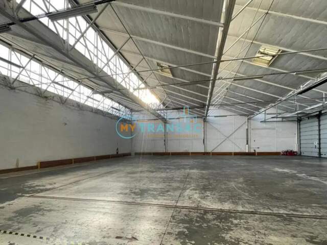 Lot 4 : A Louer 820m² local d'activité et de bureaux — photo du bien