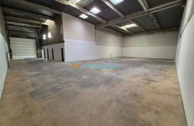 A LOUER Entrepôt de 582m² d'activité et de bureaux — photo du bien