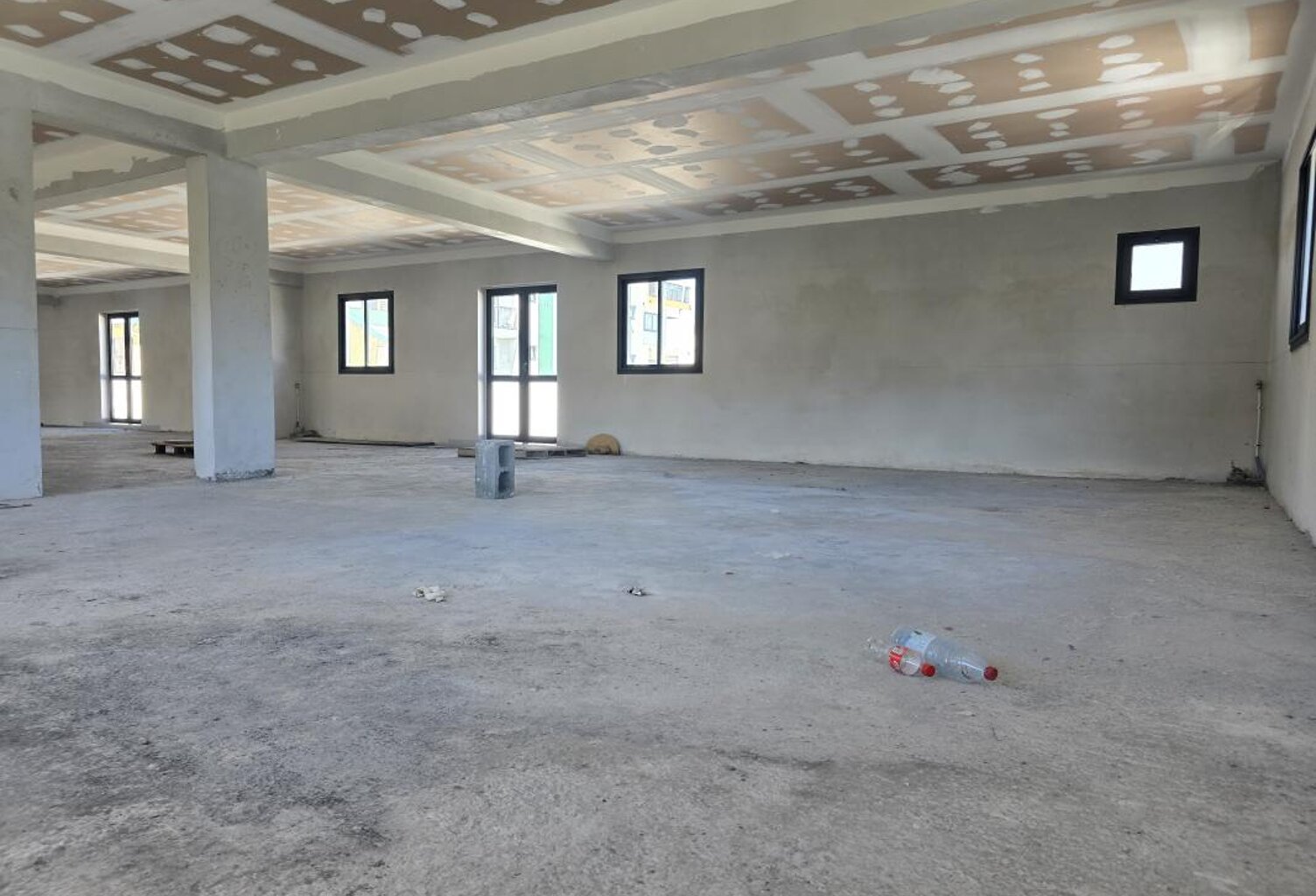 LOCAL COMMERCIAL + BUREAUX - 3 MARES — photo 1