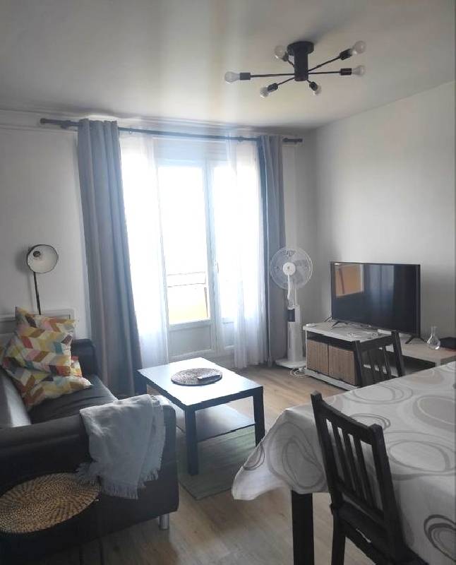 Location T4 61 m² à Vénissieux 1 200 ¤ CC /mois