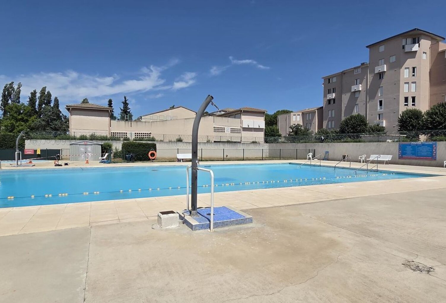 Appartement T3/4 dans une résidence avec piscine privée — photo 1