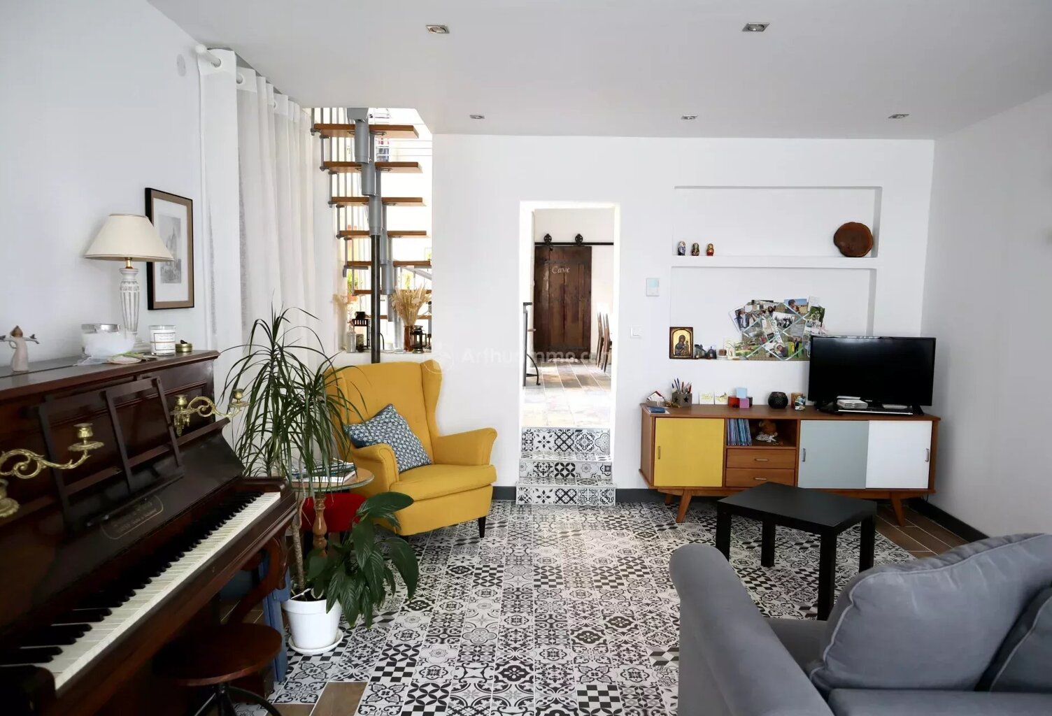 Maison située au coeur de La CHARTRE SUR LE LOIR, entièrement rénovée en 2022. — photo 1
