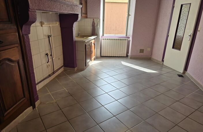 BELLE MAISON DE BOURG AVEC GARAGES ET JARDIN — photo 5