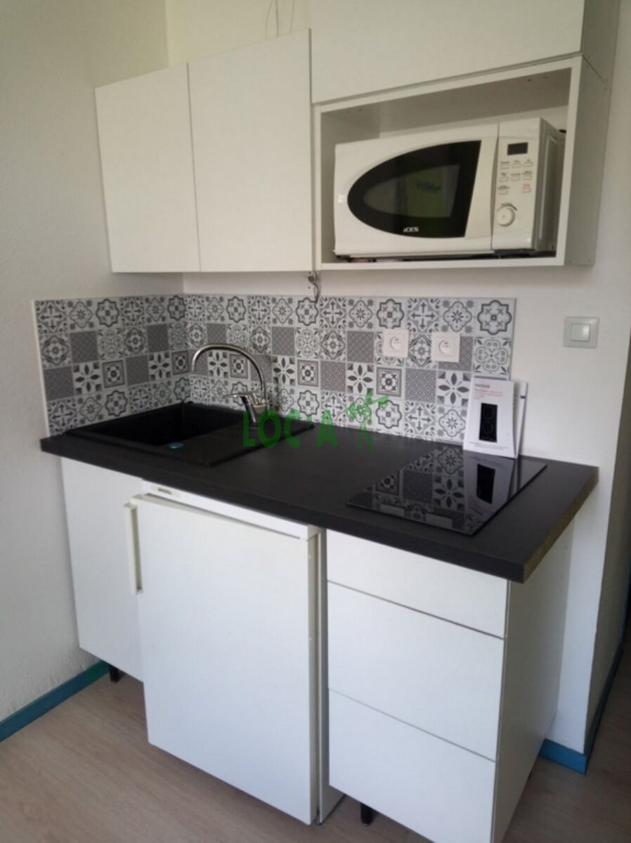 Location Studio 18 m² à Dijon 440 ¤ CC /mois