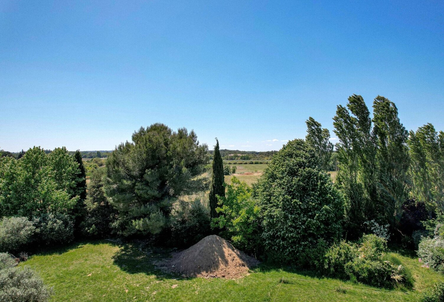 Très beau terrain à bâtir de 2.000m² à 1 km de tous les commerce — photo 1