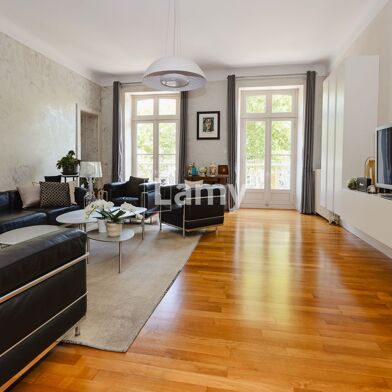 Appartement 6 pièces 733000 €