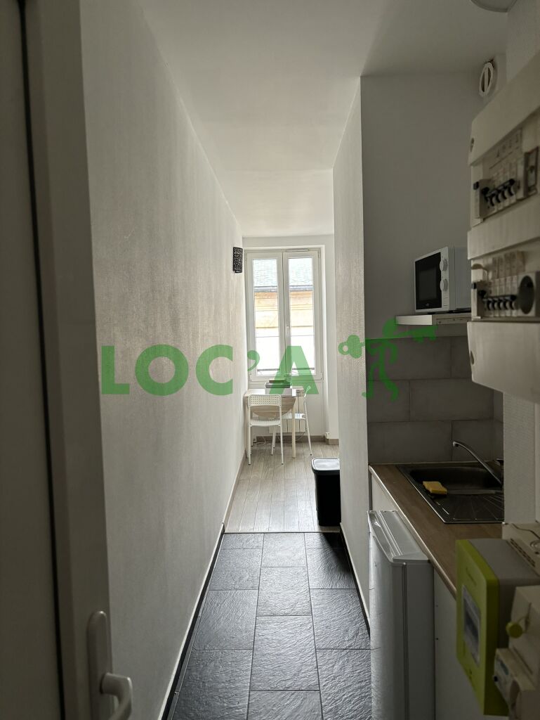 Location Studio 18 m² à Dijon 500 ¤ CC /mois