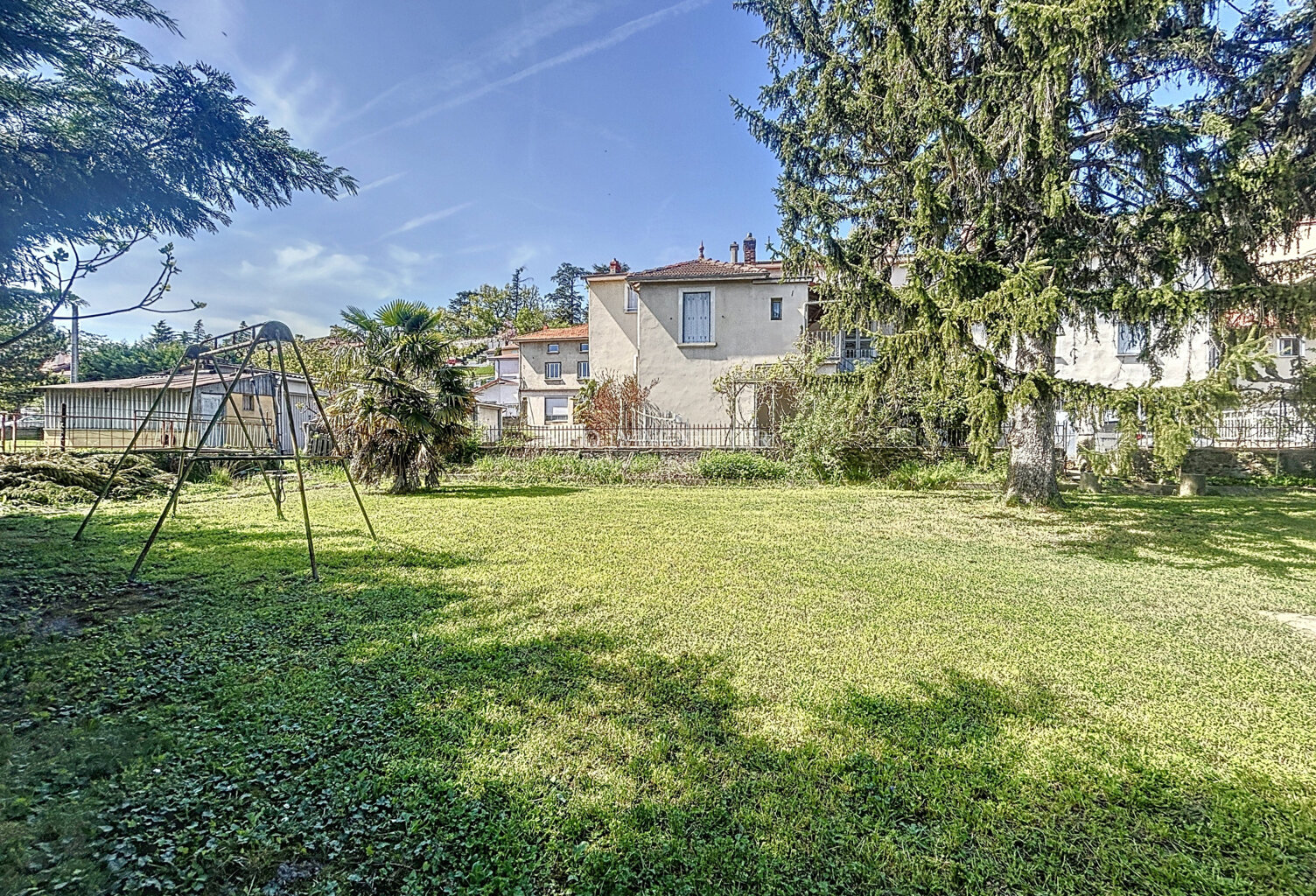 Terrain à bâtir bien placé et arboré de 565 m2 — photo 1