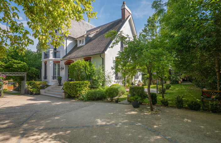 ITTEVILLE: Maison familiale rénovée avec jardin, piscine et — photo 4