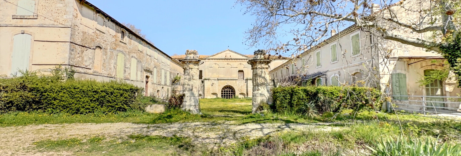 Maison 18 Pièces 600 m² à vendre à Saint-Martin-de-Crau (13310)