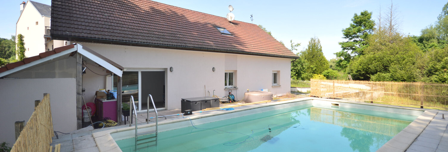 Maison 10 Pièces 220 m² à vendre à Sainte-Suzanne (25630)