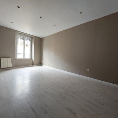 Appartement  616 €