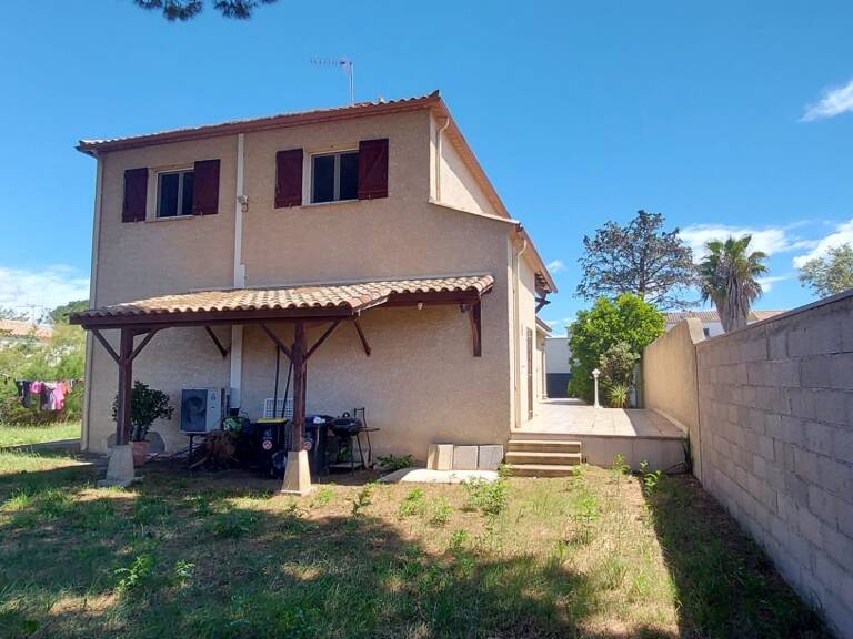 Villa — photo 1